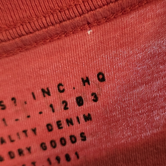 Guess Men’s “Sinful Club” Graphic Tee – Red – Size M - Picture 5 of 6